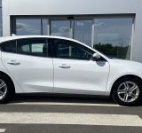 Ford Focus - фото 10