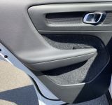 Volvo XC40 momentum  FWD - фото 23