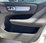 Volvo XC40 momentum  FWD - фото 25