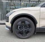Volvo EX30CC Ultra - фото 8