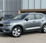 Volvo XC40 Momentum AWD - фото 1