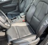 Volvo XC40 Momentum AWD - фото 12