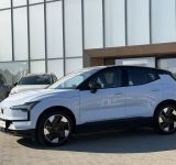 Volvo EX30 Plus Twin AWD - фото 1