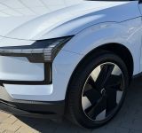 Volvo EX30 Plus Twin AWD - фото 2