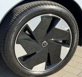 Volvo EX30 Plus Twin AWD - фото 10