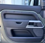 LAND ROVER DEFENDER 110 X-DYNAMIC SE - фото 12