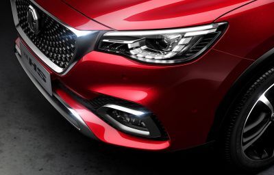 Порівняння кросоверів MG ZS і MG HS: який кращий у міській метушні?