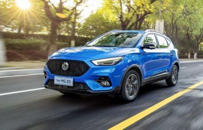 MG ZS: Як вибрати між бензиновою та електричною версією?