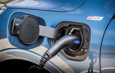 Гібрид чи електро? Вибір між Kuga Plug-in Hybrid та Puma Gen-E