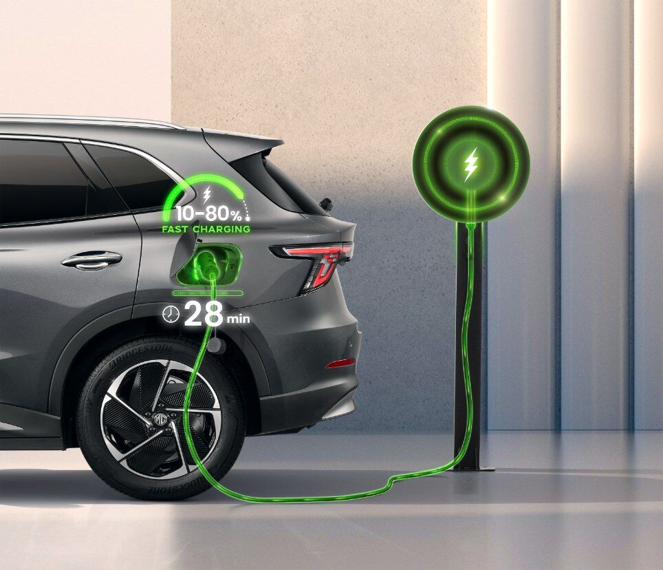 Фото MG S5 EV на зарядці